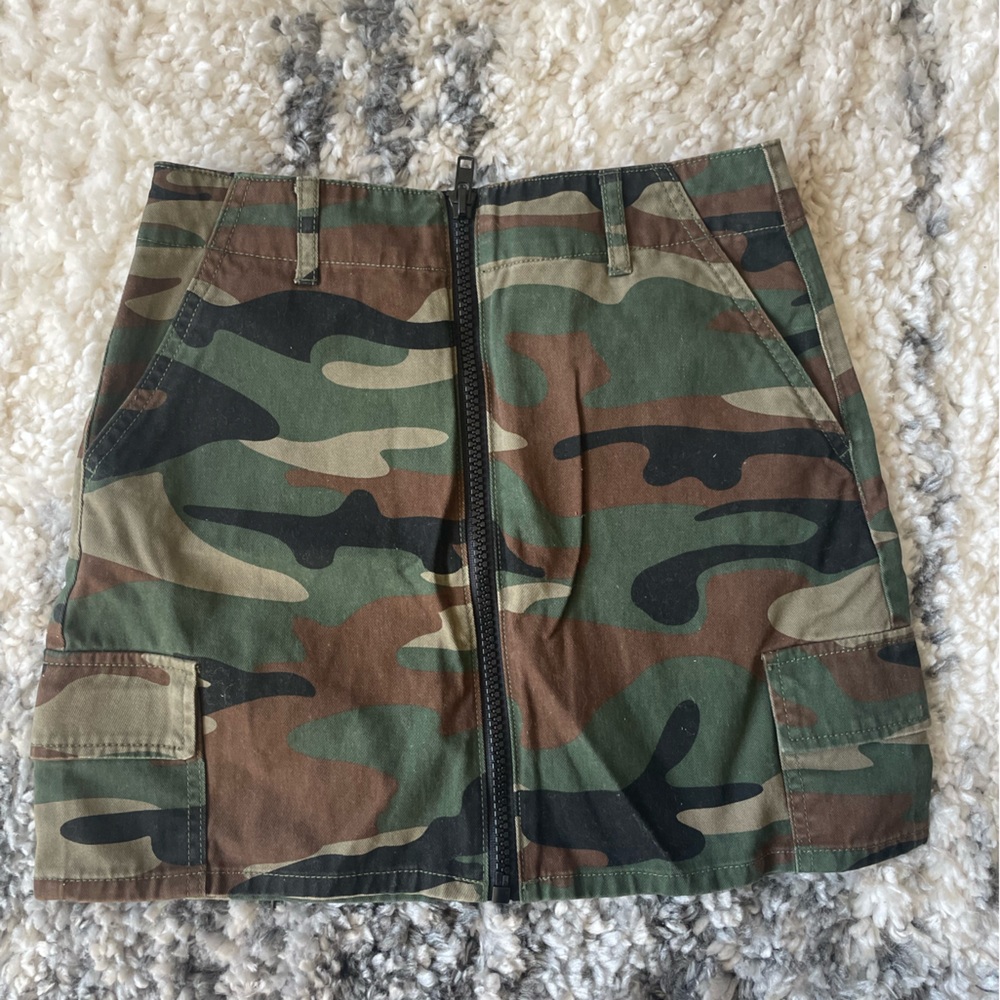 Forever 21 Camo Mini Skirt | Size: S
